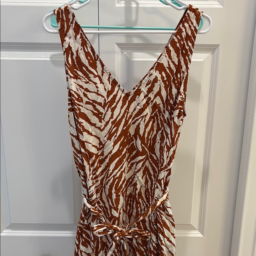 (5/$30 deal) 
Rust/Brown and White Sleeveless Dress